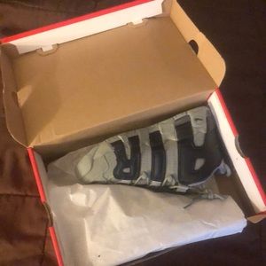 Nike Air More Uptempo size 6.5 Y